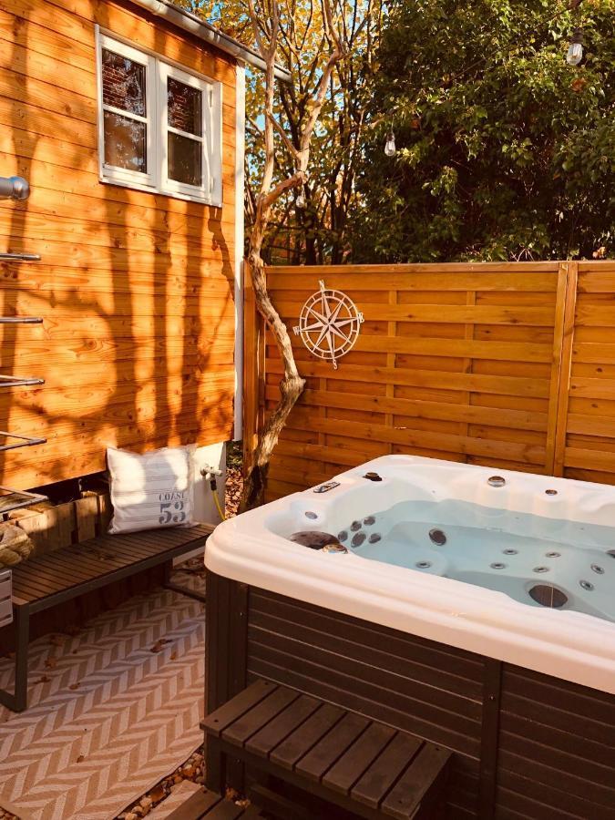 Zirkuswagen Mit Outdoor Whirlpool Und Garten Petershagen-Eggersdorf Zewnętrze zdjęcie