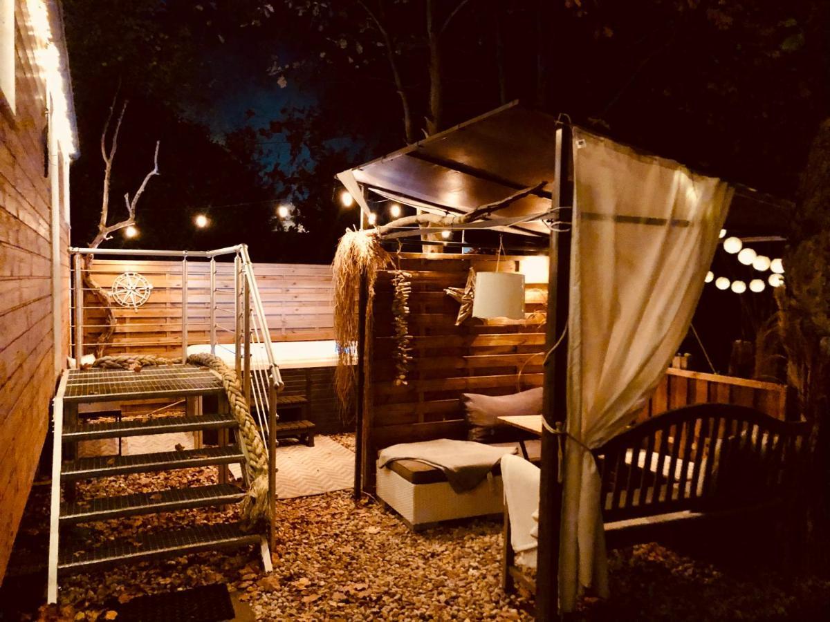 Zirkuswagen Mit Outdoor Whirlpool Und Garten Petershagen-Eggersdorf Zewnętrze zdjęcie