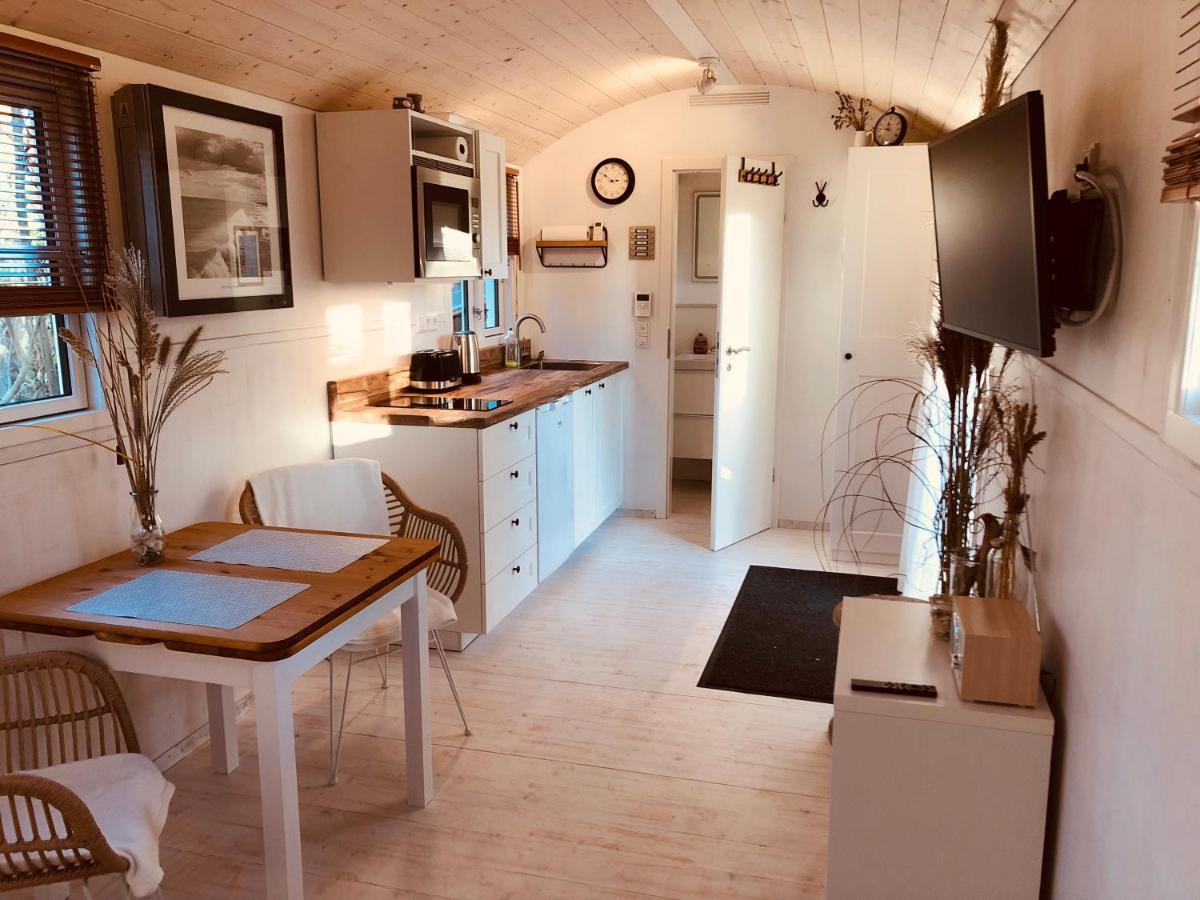 Zirkuswagen Mit Outdoor Whirlpool Und Garten Petershagen-Eggersdorf Zewnętrze zdjęcie